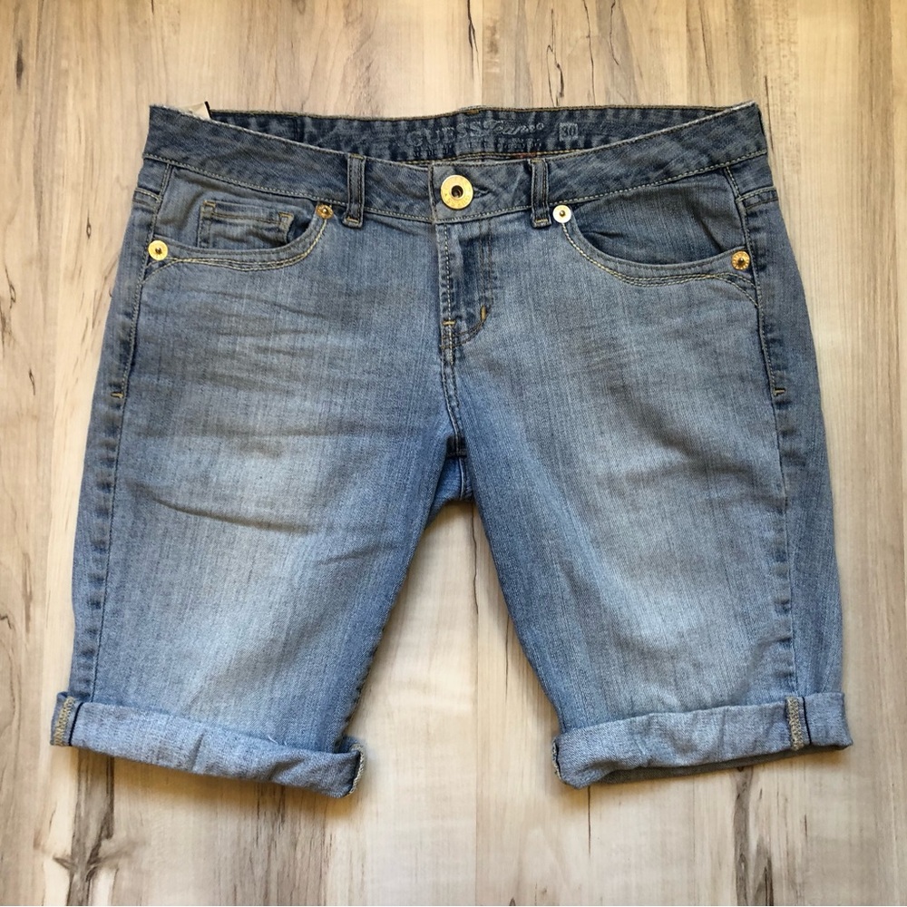 ✨$12 Clear Out ✨ Guess Vintage Y2K Light Blue Rolled Hem Denim Shorts JY8201200